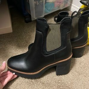 Chinese laundry size 8.5 booties fits more like a 9. Never worn. New in box